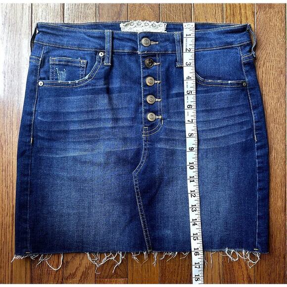 Altar'd State Denim Skirt Size Medium NWOT button front - Picture 6 of 6